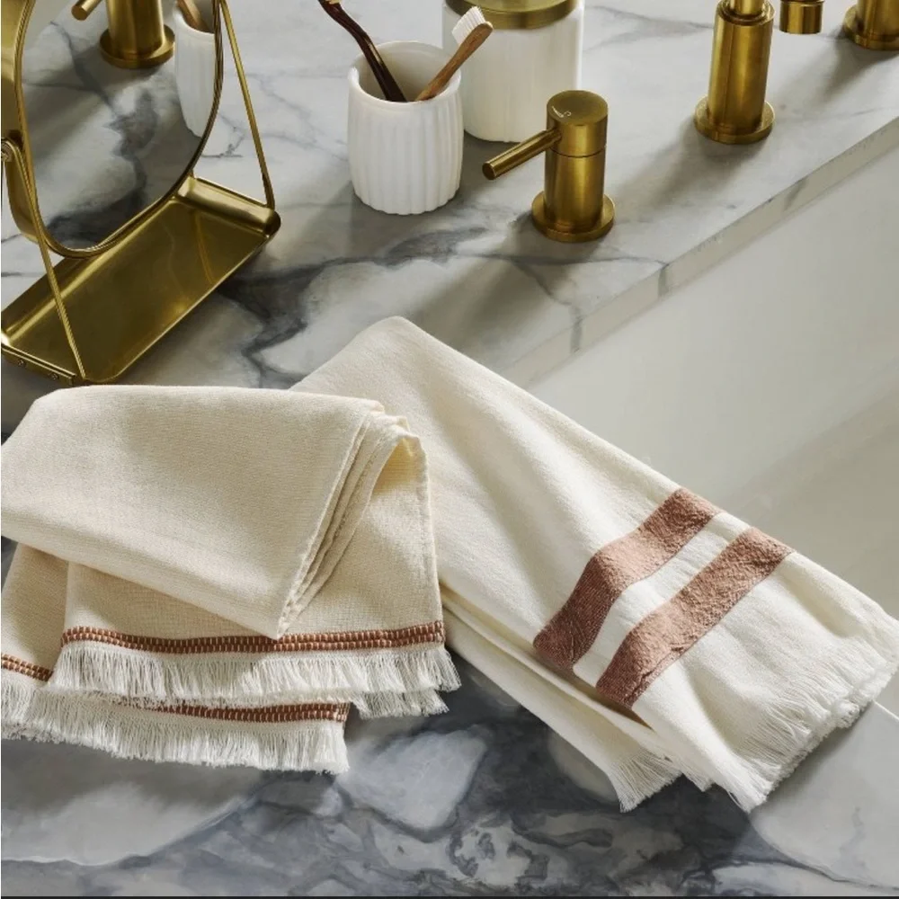 ✨ Hearth & Hand Double Stripe Cotton Hand Towel Cream/Rust- NWT